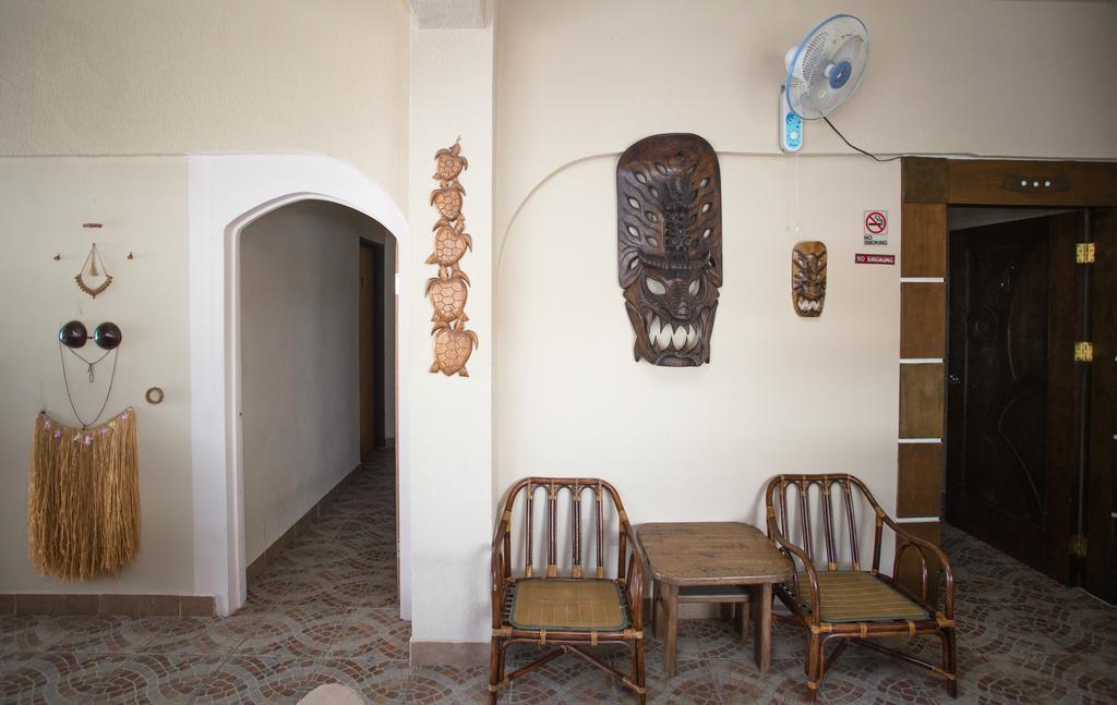 G.T. Guest House Garapan Exteriör bild